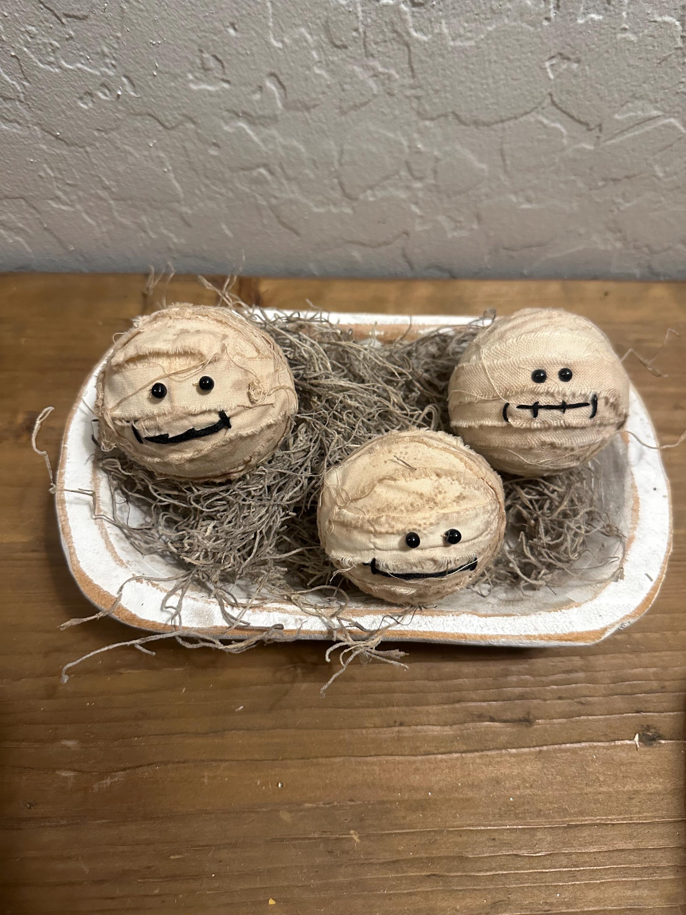 Mummies centerpiece